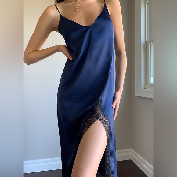 NWT Aritzia Navy Slip Dress with black lace - size XXS - Picture 2 of 8